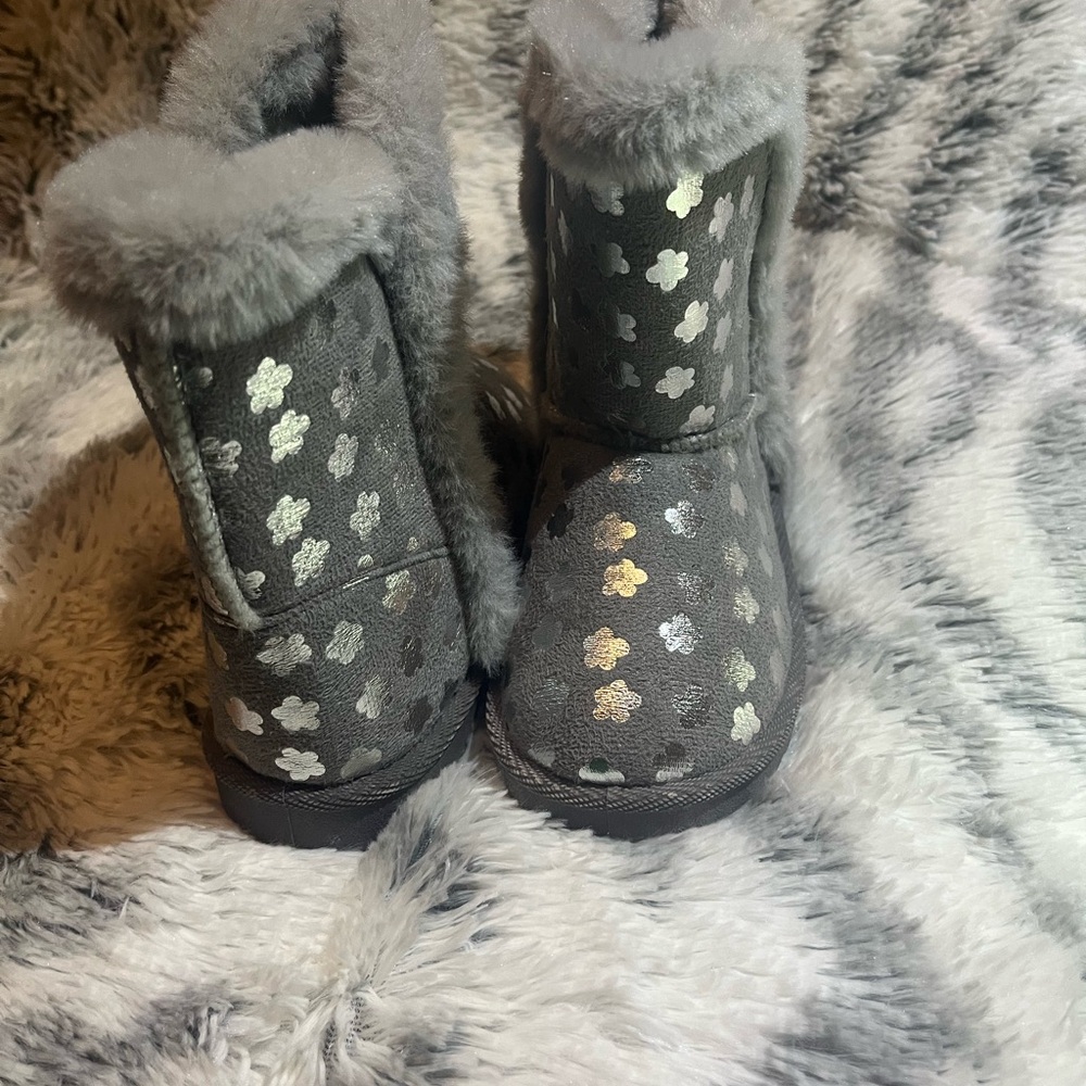 Olivia Miller Silver and Gray Kids Boots